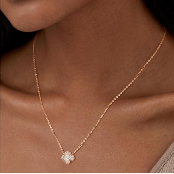 14K Gold Pendant Necklace - Picture 5 of 5